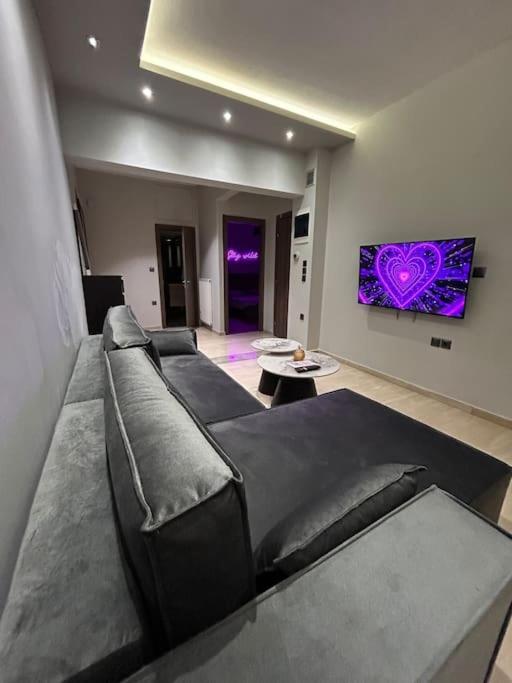 Angies Ledsigns Apartment Thessaloniki Exterior photo